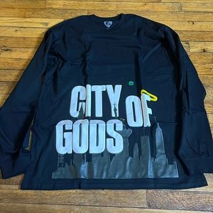 Long sleeve graphic T shirt